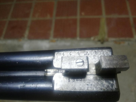 Buenos días,
Ha llegado a mis manos una M. Ugarteburu yuxtapuesta,calibre 12, salida de gases,orejetas, 122