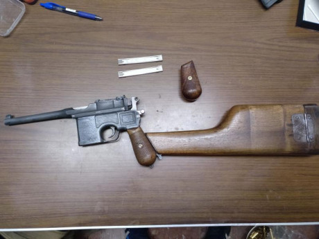 Pues lo dicho, vendo mi Mauser C-96 en calibre 7.63x25 Mauser, (toda la númeración es coincidente)  se 00