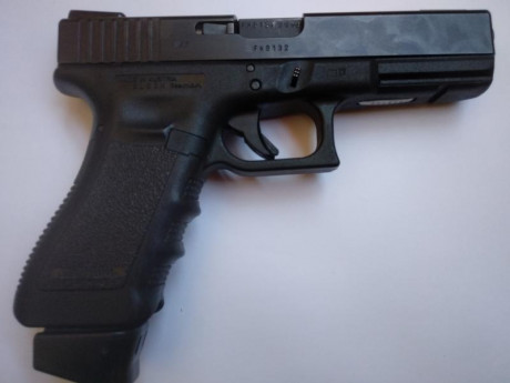 Vendo Glock modelo 22 en calibre 40 SW, de tercera generación, con sistema de amortiguación DPM, incluye 01