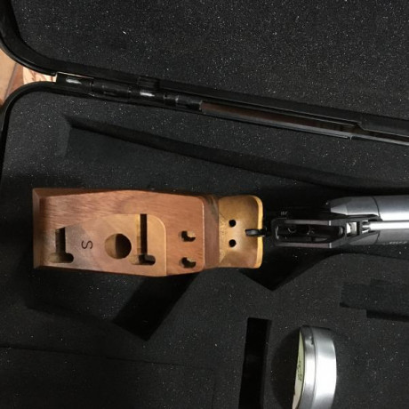 Buenas, por falta de uso vendo mi pistola Feinwerkbau P8X, modelo corto, de primeros de 2018, único dueño 00