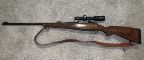 Se vende rifle BRENO, calibre 375 H&H con monturas Apel y visor Avistar 1-4 con retícula iluminada.
No 01