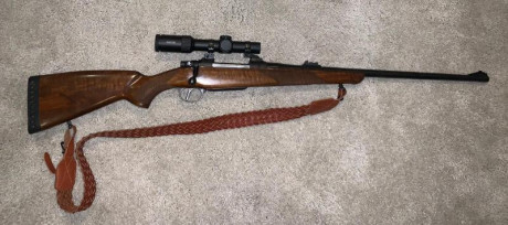 Se vende rifle BRENO, calibre 375 H&H con monturas Apel y visor Avistar 1-4 con retícula iluminada.
No 00