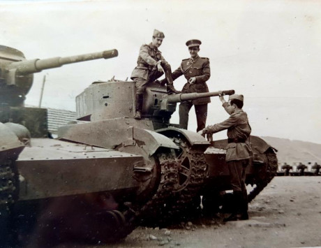 Revisando fotos he encontrado éstas de cuando mi padre hizo el servicio militar en los 50, en Tetuán. 00