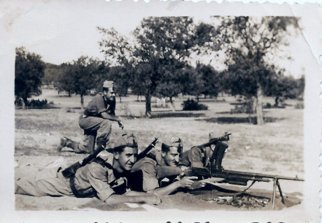 Revisando fotos he encontrado éstas de cuando mi padre hizo el servicio militar en los 50, en Tetuán. 10