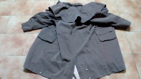 vendo chaqueton de caza de tres cuartos ( tipo cowboy) con capa trasera, de la prestigiosa marca  Club 02