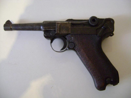 Vendo una Luger 08, fabricada por Mauser, ver código, y fabricada en 1940.

Todas las piezas tienen la 02