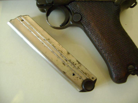 Vendo una Luger 08, fabricada por Mauser, ver código, y fabricada en 1940.

Todas las piezas tienen la 41