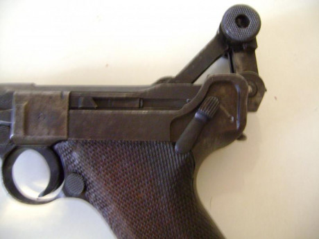 Vendo una Luger 08, fabricada por Mauser, ver código, y fabricada en 1940.

Todas las piezas tienen la 40