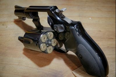 Próxima mi jubilación, me veo en la necesidad de vender mi revolver Smith & Wesson mod. 637. Calibre 00