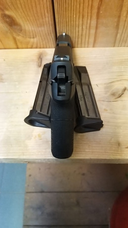 Vendo pistola SIG SAUER modelo SIG SP 2009. Muy poco uso. Guiada con licencia B. Con dos cargadores. Interesados 01