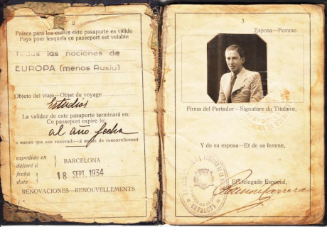  EN RECUERDO Y HOMENAJE A LOS QUE YA NO ESTÁN. 

Si pones en  GOOGLE   PASAPORTES EN LA MEMORIA  da igual 11