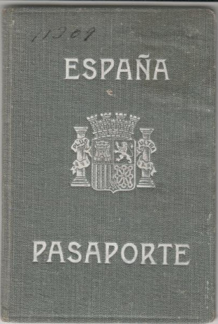  EN RECUERDO Y HOMENAJE A LOS QUE YA NO ESTÁN. 

Si pones en  GOOGLE   PASAPORTES EN LA MEMORIA  da igual 150