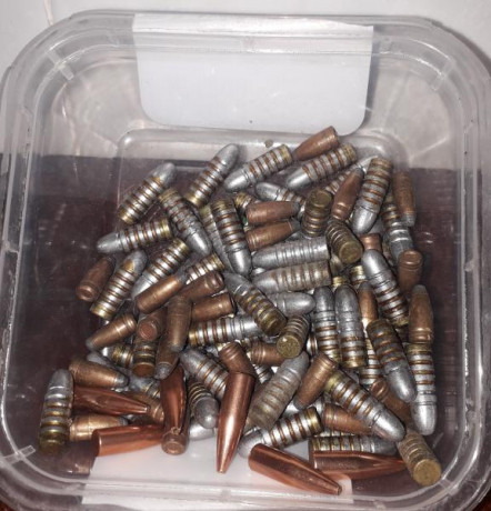 Buenas vendo conjunto para recarga del calibre .243 que incluye dies liman, puntas cobreadas y de plomo 10