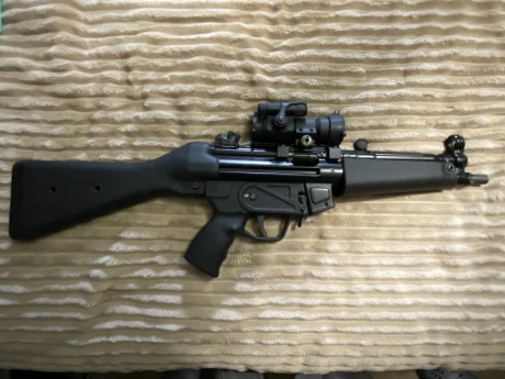Buenas a todos.

Vendo las siguientes armas:

B&t MP5 9mm, guiado en D, conmigo habrá tenido unos 10