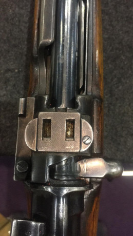 Hola a todos. 
Un conocido tiene un fusil, según el un K98, pero con ese marcaje que parece del ejército 02