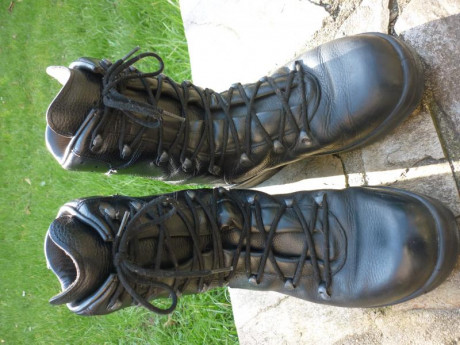 Vendo botas Haix de fabricacion alemana, en piel hidrofugada, con forro interior en piel vacuno, increiblemente 02