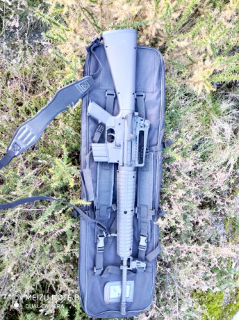 Carabina de nitropiston de calibre 4.5, cortita (101cms), tres meses de uso, correa portafusil, tornillería 31