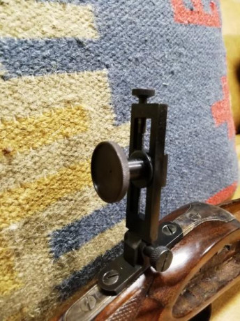 Tengo el siguiente problema con el diópter de mi rifle tipo Rigby: subo el diópter para el disparo, aprieto 70