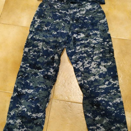 Pues se ponen en venta 2 uniformes de campaña siendo los siguientes
- Uniforme de campaña de la US Navy 01