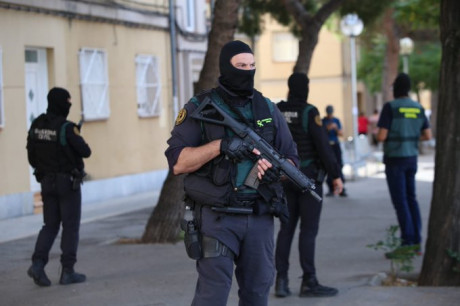 Parece que se ha hecho un ejercicio de coherencia y lógica. 

https://www.defensa.com/espana/elite-guardia-civil-equipa-uno-fusiles-asalto-mas-precisos-mundo?fbclid=IwAR05pmUlDH3diKlbD-SWu9sgPrjo-rrNdUOfbJpDSeJsTa9LMILPyGV0Bzk 30