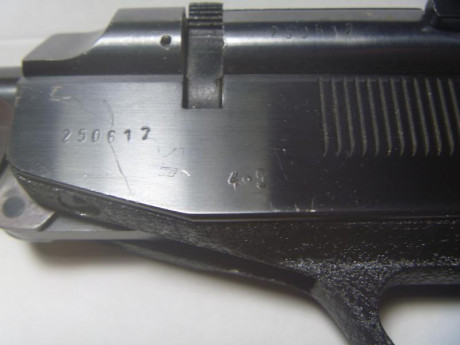 Hola compañeros, 
Soy nuevo en este foro y queria pedir su ayuda con identificación de una pistola '' 71