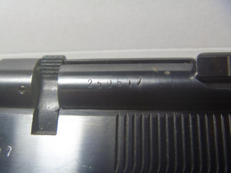 Hola compañeros, 
Soy nuevo en este foro y queria pedir su ayuda con identificación de una pistola '' 70