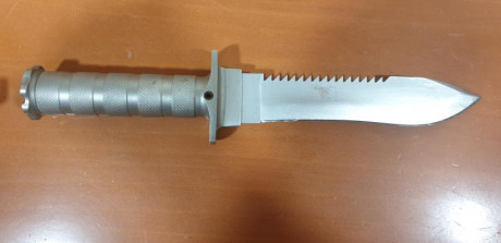 Hola vendo cuchillo aitor bucanero. El cuchillo tiene señales de uso pero esta en bastante buen estado 01