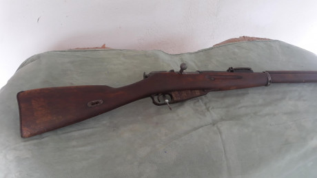 Buenas, 

Se vende Mosin Nagant fabricado en 1915 por New England Westinghouse para el contrato con el 12