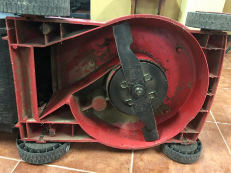 Cambio cortacésped eléctrico MTD 3813, motor de 1300W, ancho de corte 38 cm, altura de corte con regulación 20