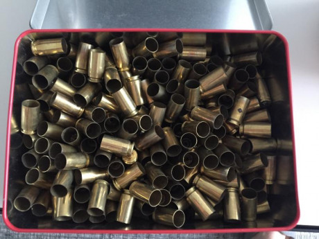 Vendo un total de 470 puntas del calibra 40. SW de 180 gr y 400 vainas del mismo calibre (sin desempistonar 12