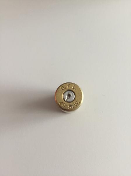 Vendo un total de 470 puntas del calibra 40. SW de 180 gr y 400 vainas del mismo calibre (sin desempistonar 10