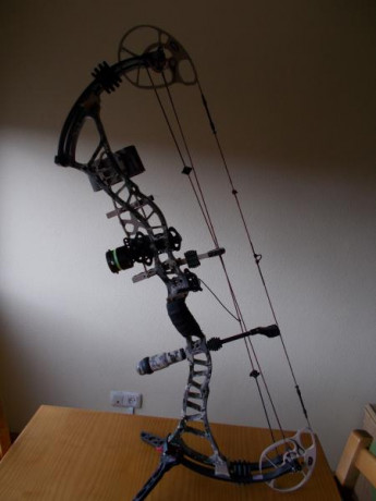 Hola a tod@s, vendo este arco Bowtech insanity CPXL ya que tengo que pasarme a uno zurdo, el arco lleva 02