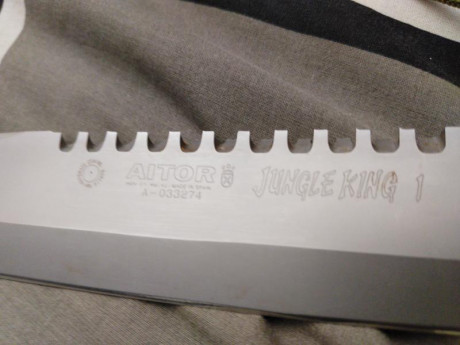 CUCHILLO AITOR JUNGLE KING 1,en buen estado,esta casi completo,solamente le falta la goma del tirachinas.
Interesados 01