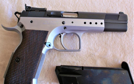Tanfoglio limited cl. 9x19, como nueva.
En venta popr 475 Eur
Un cargador.
o cambio por Witness 1911 cl.45 00