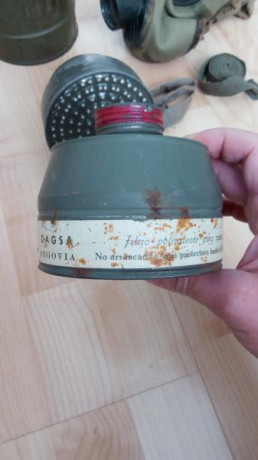 Buenas compañeros, vendo mascara antigás del ejército español , copia de la alemana.
Está completa y regalo 01