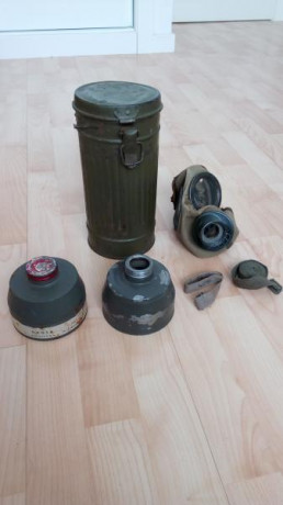 Buenas compañeros, vendo mascara antigás del ejército español , copia de la alemana.
Está completa y regalo 00