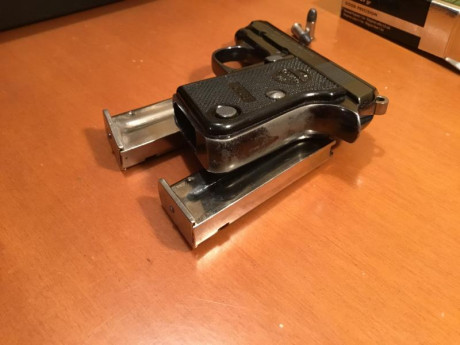 Hola, vendo pistola Astra modelo Cub del calibre 22 corto. 
El arma está en perfecto estado, únicamente 12