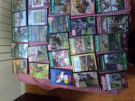 Hola a todos, cambio una pequeña colección de DVD de caza que he ido acumulando durante años, están bastante 01