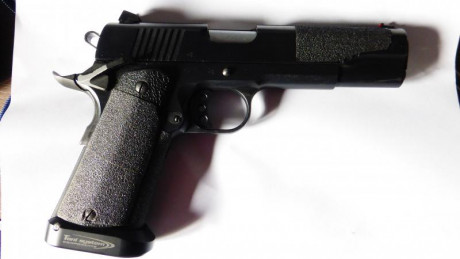 Hola vendo pistola Norinco NP29, de 9 mm, hay 5 cargadores y se puede probar en Sabadell.
la vendo por 01