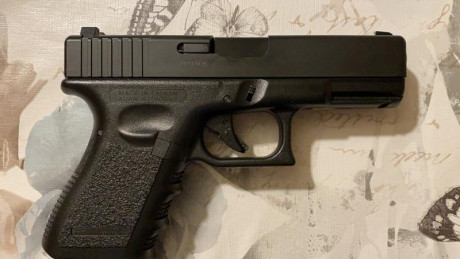 Vendo réplica exacta glock 23 para airsoft de la marca kjworks, está sin usar.
El precio 45€ + gastos 01
