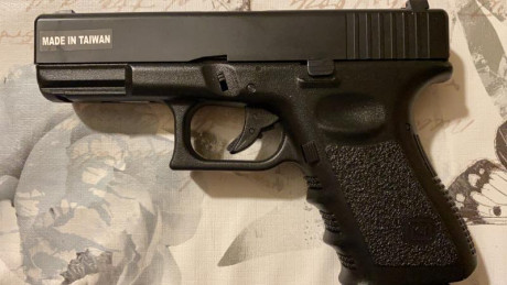Vendo réplica exacta glock 23 para airsoft de la marca kjworks, está sin usar.
El precio 45€ + gastos 00