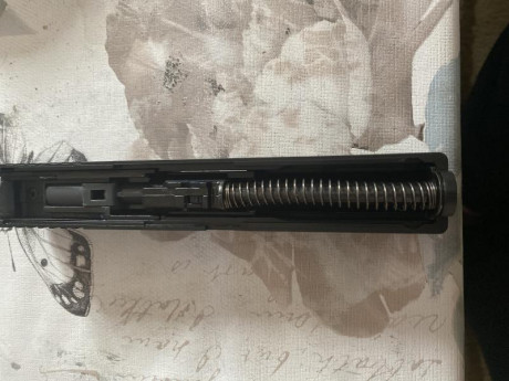 Vendo réplica exacta glock 23 para airsoft de la marca kjworks, está sin usar.
El precio 45€ + gastos 51