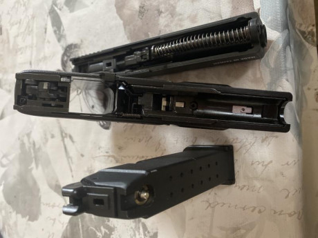 Vendo réplica exacta glock 23 para airsoft de la marca kjworks, está sin usar.
El precio 45€ + gastos 50