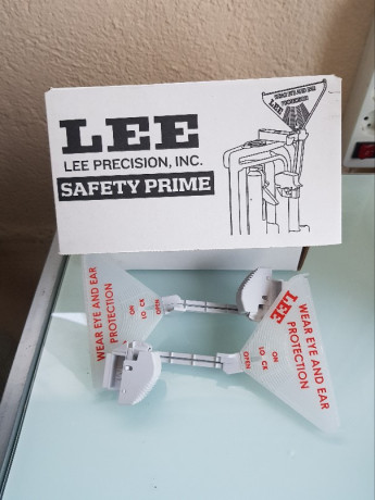 Vendo empistonador LEE nuevo para pistones pequeños y grandes. Sin estrenar.
Pido 35 € por no usar.
Solo 00