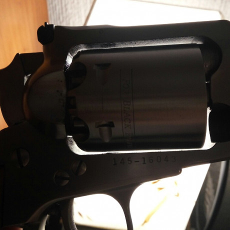 Buenas de nuevo,

He estado poniendo a Tiro un Ruger Old Army inox de 7,5" que compre hace tiempo, 32