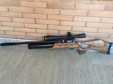 VENDO dos carabinas AIRWOLF MCT( electrónica) con calibres 4,5 y 5,5 y con depositos de 500 cc. EN PERFECTO 32