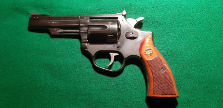 Vendo revolver ASTRA de 38 mm, en muy buen uso, con los desgastes propios de su tiempo. 90 €. 00
