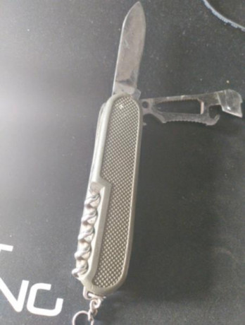 Vendo navaja Aitor Capitan de dotacion del ejercito español.
15€
Envio incluido en el precio.
Interesados 00