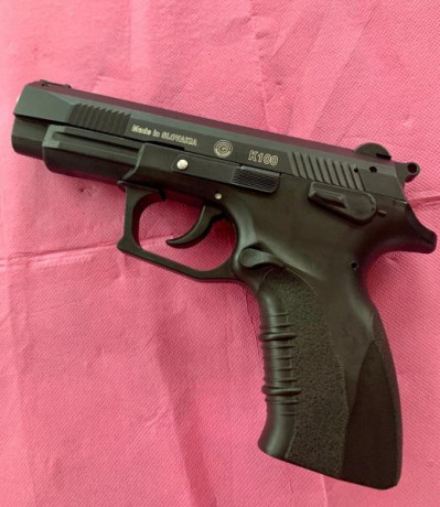 Se vende Grand Power K100 9mm con poco uso y 4 cargadores, ideal para empezar IPSC producción. Pistola 02