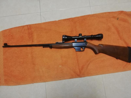 Vendo carabina del calibre 22 marca UNIQUE x51 bis PRECIO 200€  con mira telescópica  y trípode en perfecto 00
